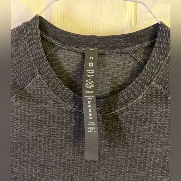 Lululemon metal vent tech short - Picture 2 of 4